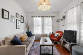 La Treehouse | Cozy East Side Stay | Full Kitchen - Image 2