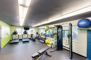 Waterfront condo with bay views & shared gym - dog-friendly - Image 5