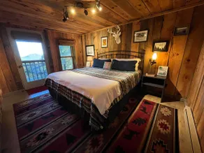 Hand Crafted Cabin, Overlooking the Blue Ridge Par - Image 5