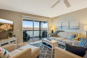Pool Access! Lake-View Retreat in Osage Beach - Image 4