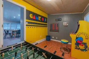 Texas Vacation Home, Game Room & POOL by Sixflags - Image 4