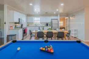 Texas Vacation Home, Game Room & POOL by Sixflags - Image 5