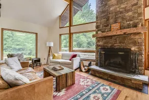 Northeast Passage Chalet - Image 2