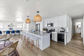 Luxe 6BR Beachfront | Where Connection Meets Coast - Image 5