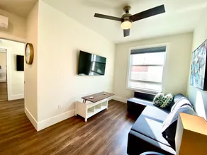 313-Bright 1 Bedroom downtown San Jose - Image 2