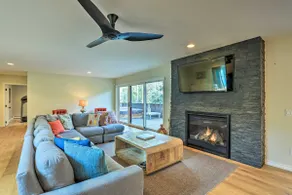 Roomy Avon Family Chalet w/ Hot Tub in EagleVail! - Image 3