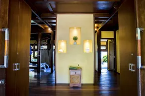 Bora Bora waterfront sunrise villa - Image 3