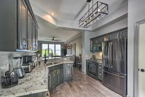 Surrounding Mtn Views! Modern Smokies Retreat - Image 2