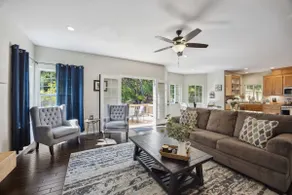 Serene and Stylish 3BD/2.5BA House Near Wineries - Image 2