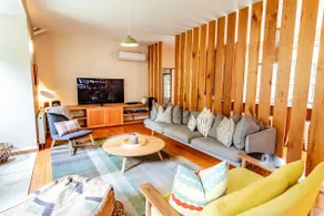 The House At Smoko - Image 2