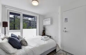 Stunning 1BD Lonsdale Quay Eco-Suite! - Image 3