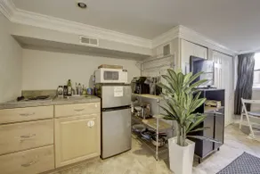 Eckington Cozy & Private Unit + Free Gated Parking - Image 5