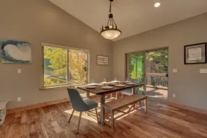 4BR mountain retreat w/ hot tub & yard - Image 2