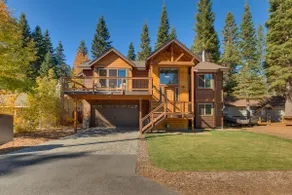 4BR mountain retreat w/ hot tub & yard - Image 4