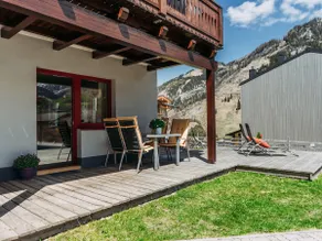 Modern holiday home near the slopes - Image 2