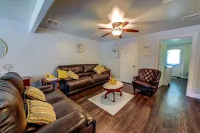 Brighton Bungalow | Town Square • Near Memphis - Image 2