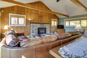 Ski, Nage & Détente : Havre au Bord de l'Eau sur le Lac Pines ! - Image 5