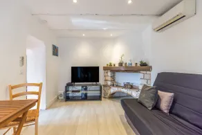 LB Vacation Rentals I Charming Little Bucolic House 5-Min From City - Image 3