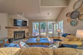 Cloudcroft Townhome w/ Deck - 1 Mi to Burro Ave! - Image 5