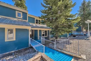 Cloudcroft Townhome w/ Deck - 1 Mi to Burro Ave! - Image 3