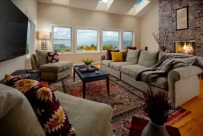 Breathtaking Valley Views, Pet Friendly, Huge Deck, Fire-Pit, Air Hockey, Ping Pong, Near Vineyards - Image 2