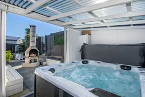 Sunnyside Spa Retreat - Mangawhai Holiday Home - Image 2