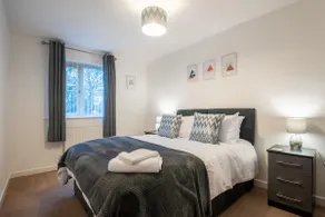 Moderne-Appartement-Salle de bain privée-Vue sur la cour-No4 NC - Image 3