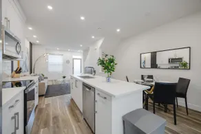 Free Parking, Pet Friendly, 3 BDR, Prime Location - Image 3