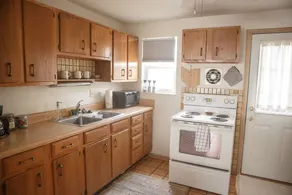 Welcoming Bohemian Westerville Getaway - Image 4