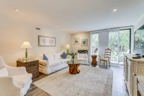 Walk to Pier & Golf: Heart of Harbour Town Condo - Image 4