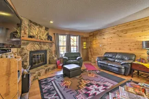 Downtown Red River Retreat w/ Mtn Views + Yard - Image 4