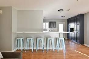 Clean Spacious Home | 3 Bedrooms | Close to Airport - Image 5