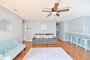 Clean Spacious Home | 3 Bedrooms | Close to Airport - Image 3