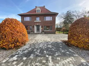 Beautiful country house with spacious garden - Image 4