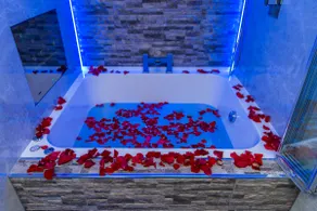 Aphrodite Suites Imperial Suite Hot Tub Apartment - Image 3