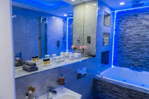 Aphrodite Suites Imperial Suite Hot Tub Apartment - Image 2