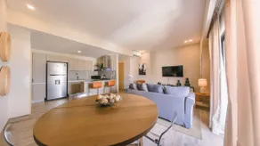 Regatta Living Prime Location, Pool and gym - Image 2