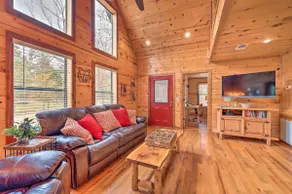 Hot Tub: 'Little Bear's Pond' Broken Bow Cabin - Image 5