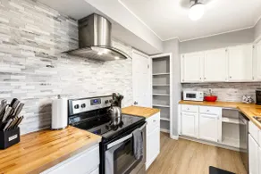 Gorgeous Four Bedroom Secluded Getaway - Image 4