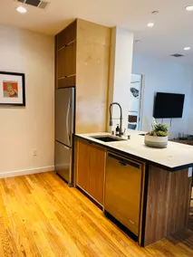 Bishop Arts Hotel Suite 5 - Image 4