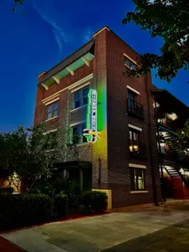 Bishop Arts Hotel Suite 3 - Image 4