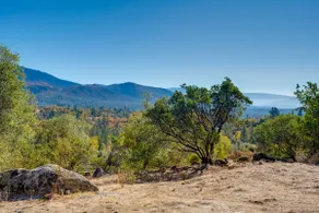 Secluded Mountain Hideaway < 8 Mi to Bass Lake! - Image 2