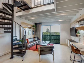 Bardo Lofts Penthouse Suite 307 - Image 5