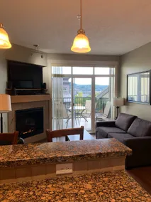 Race Rocks Townhouse - Pet Friendly Sooke Rental - Image 3
