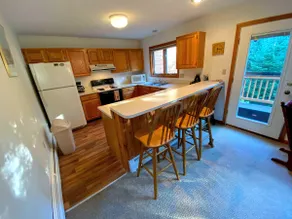 W15 Bretton Woods Townhome less than 1 mile from ski slopes, WiFi, fireplace, privacy! - Image 5