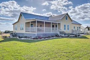 Hot Tub & Game Room! Family Schulenburg Retreat - Image 2