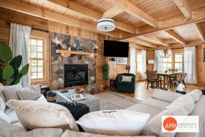 Wander Inn - Updated Log Cabin near shared beach - Image 5