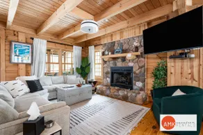 Wander Inn - Updated Log Cabin near shared beach - Image 2
