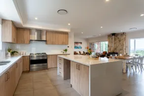 Summerville Treetops - A Stunning Valley Retreat - Image 4