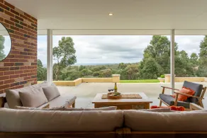 Summerville Treetops - A Stunning Valley Retreat - Image 3